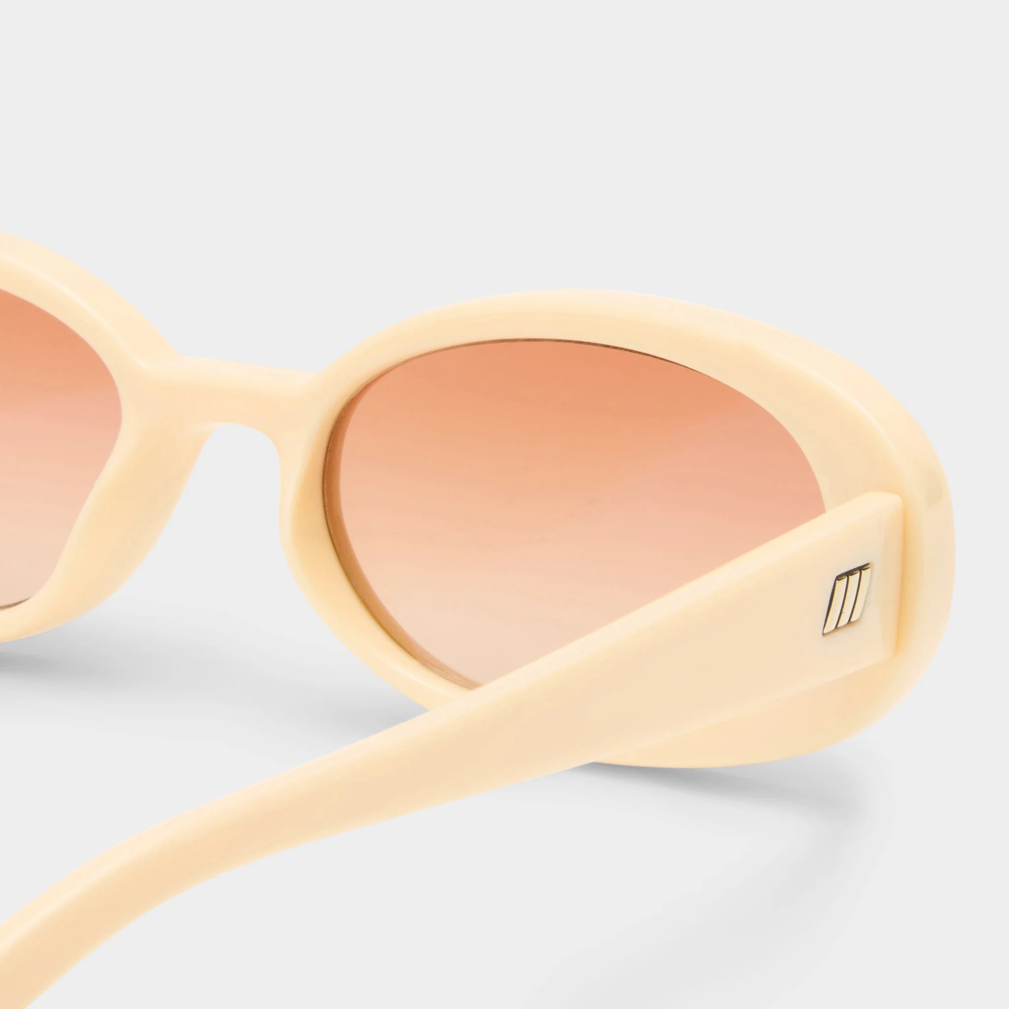 OUTTA LOVE | ECRU WARM BROWN GRAD - Image 4