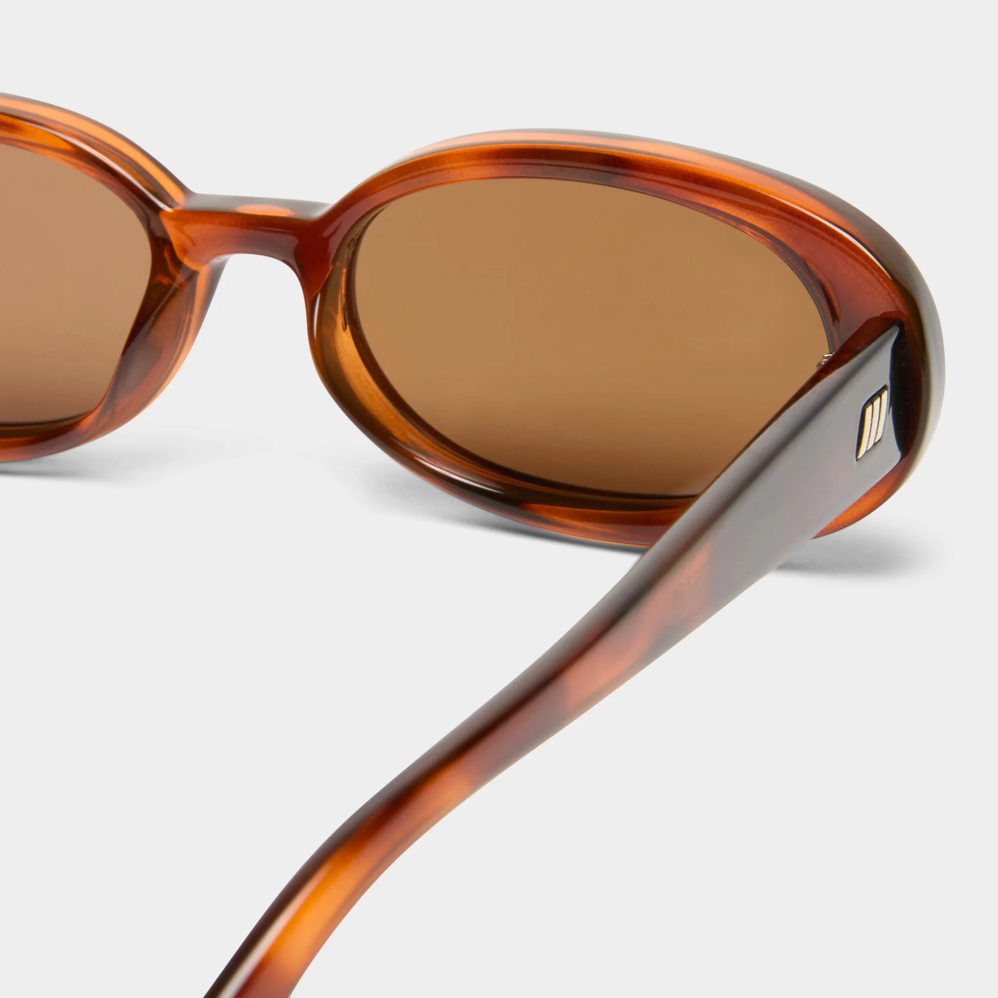 OUTTA LOVE | TOFFEE TORT LIGHT BROWN MONO POLARISED - Image 4